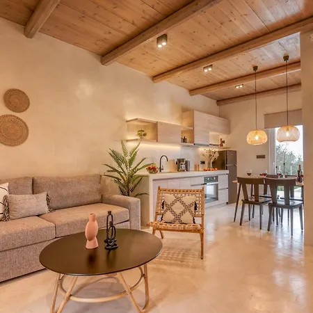 Christini Secrets Holiday home Platanos (Chania)